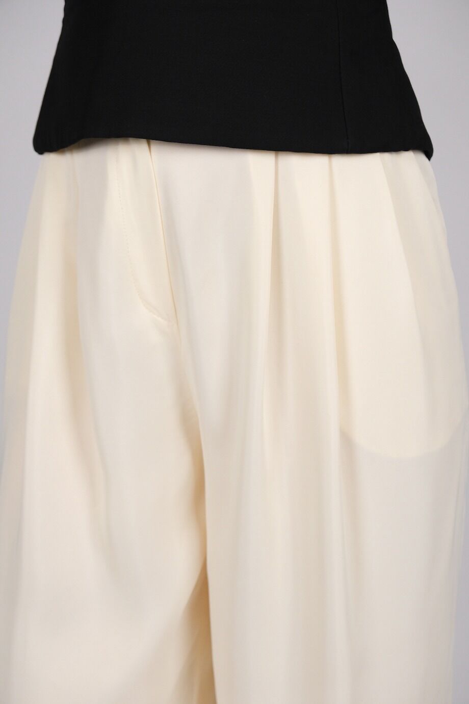 image 5 Брюки молочного цвета широкого кроя