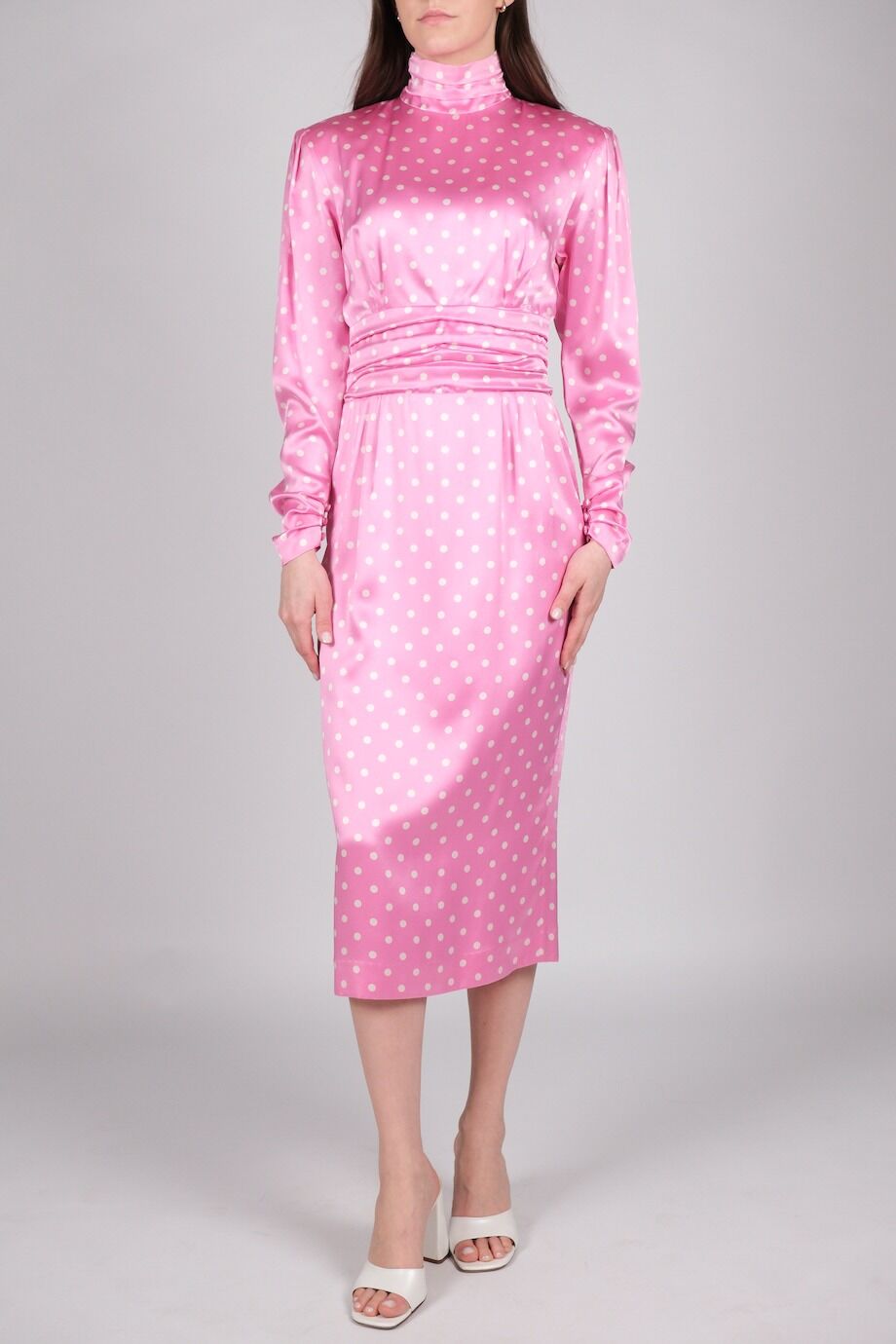 image 1 Платье в горох розового цвета с длинным рукавом