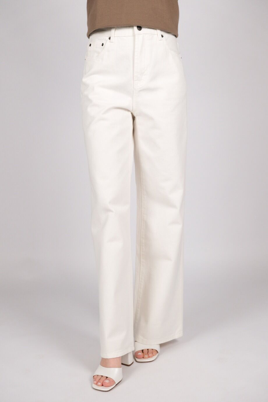 image 2 Джинсы белого цвета широкого кроя