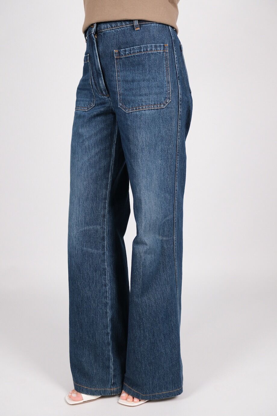 image 3 Джинсы темно-синего цвета с накладными карманами