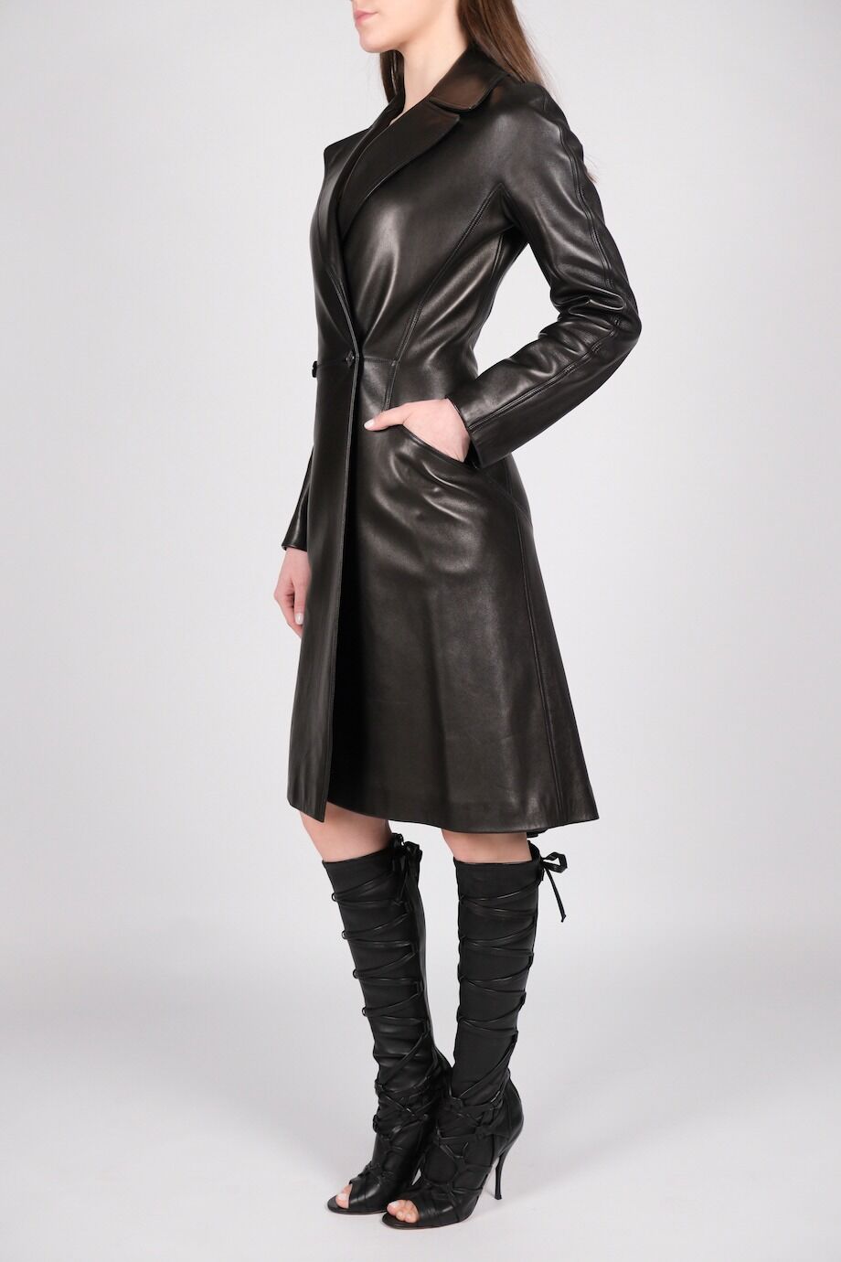 image 2 Кожаный плащ черного цвета