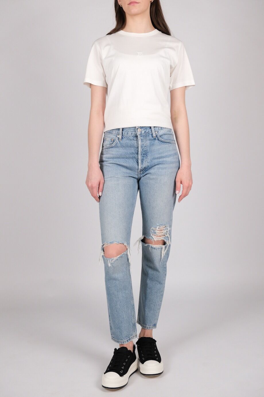 image 1 Джинсы голубого цвета с разрезами на коленях