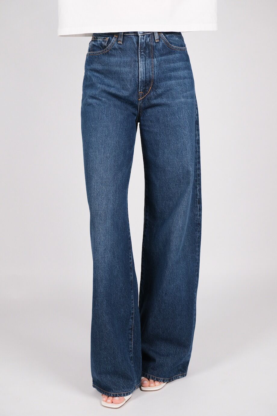 image 2 Джинсы темно-синего цвета широкого кроя