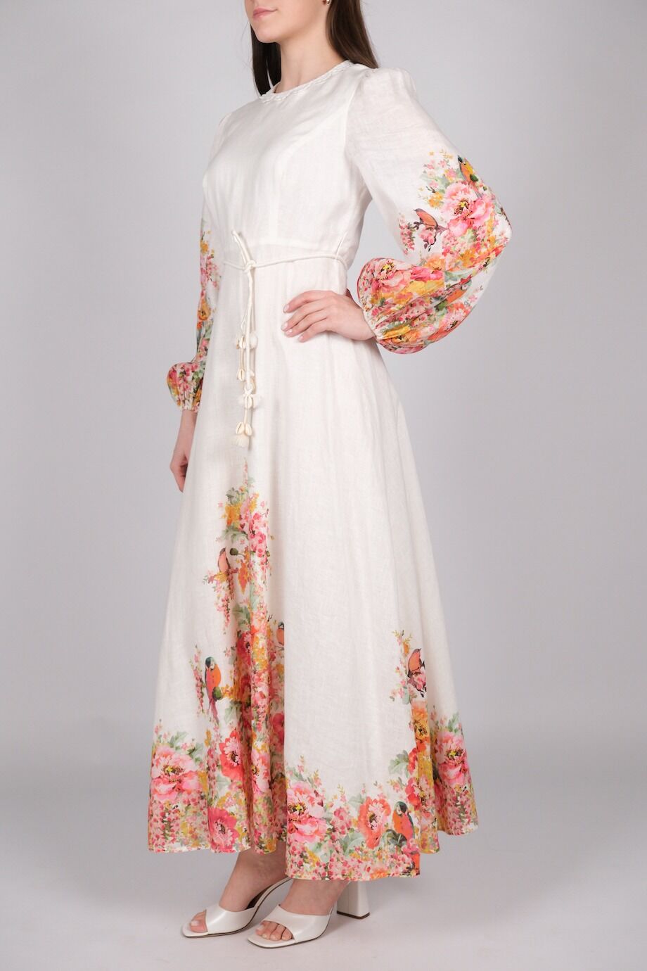 image 2 Льняное платье молочного цвета с длинным рукавом и принтом