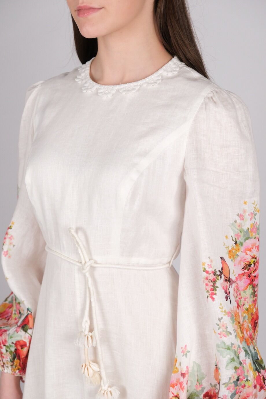 image 4 Льняное платье молочного цвета с длинным рукавом и принтом