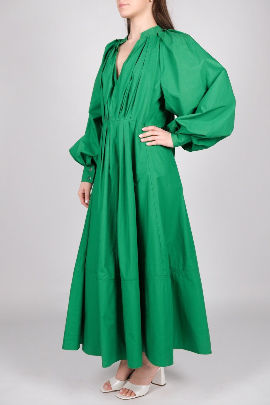 image 2 Платье ярко-зелёного цвета с драпировкой
