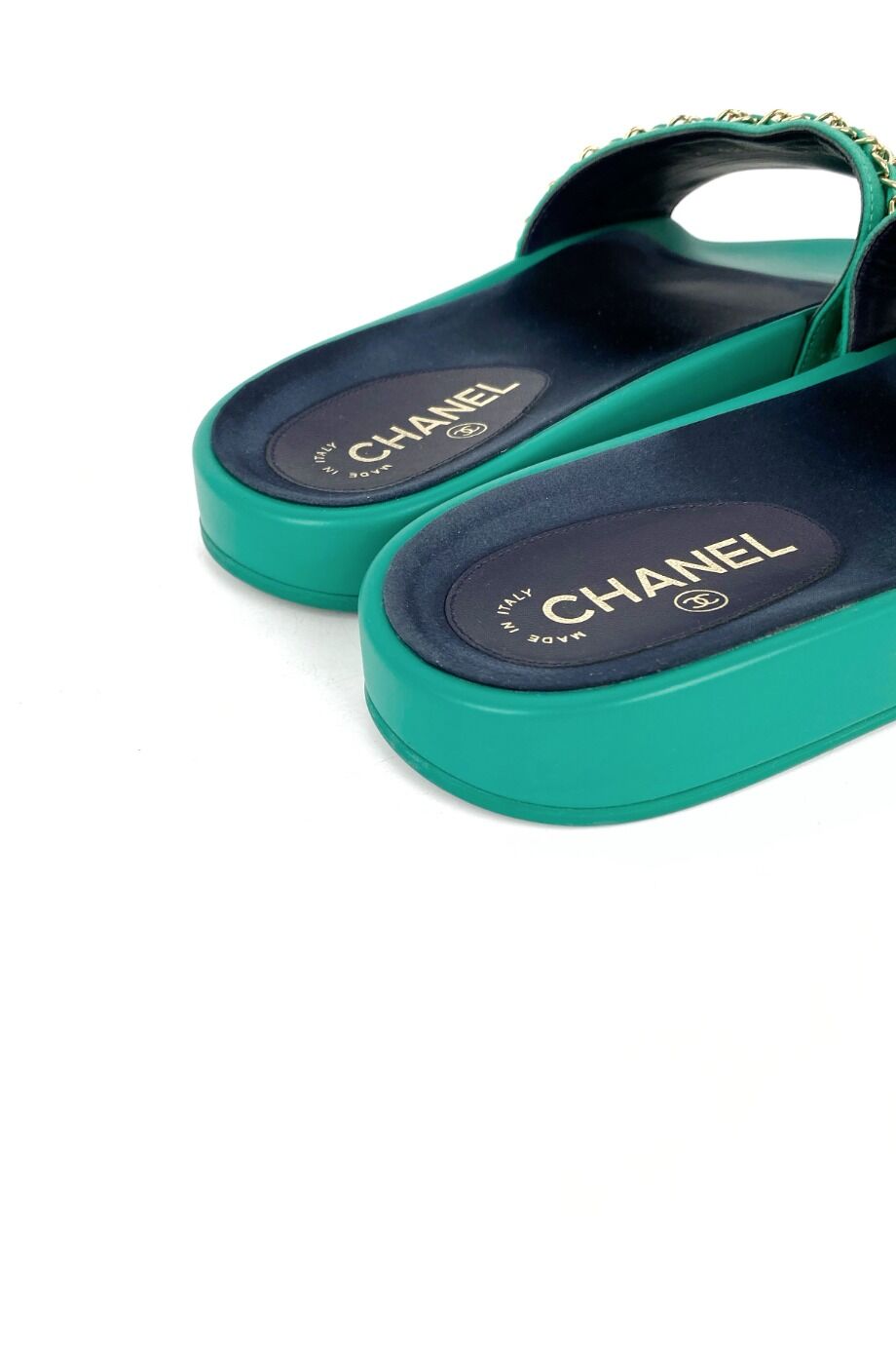 image 4 Шлепанцы зеленого цвета с цепочками