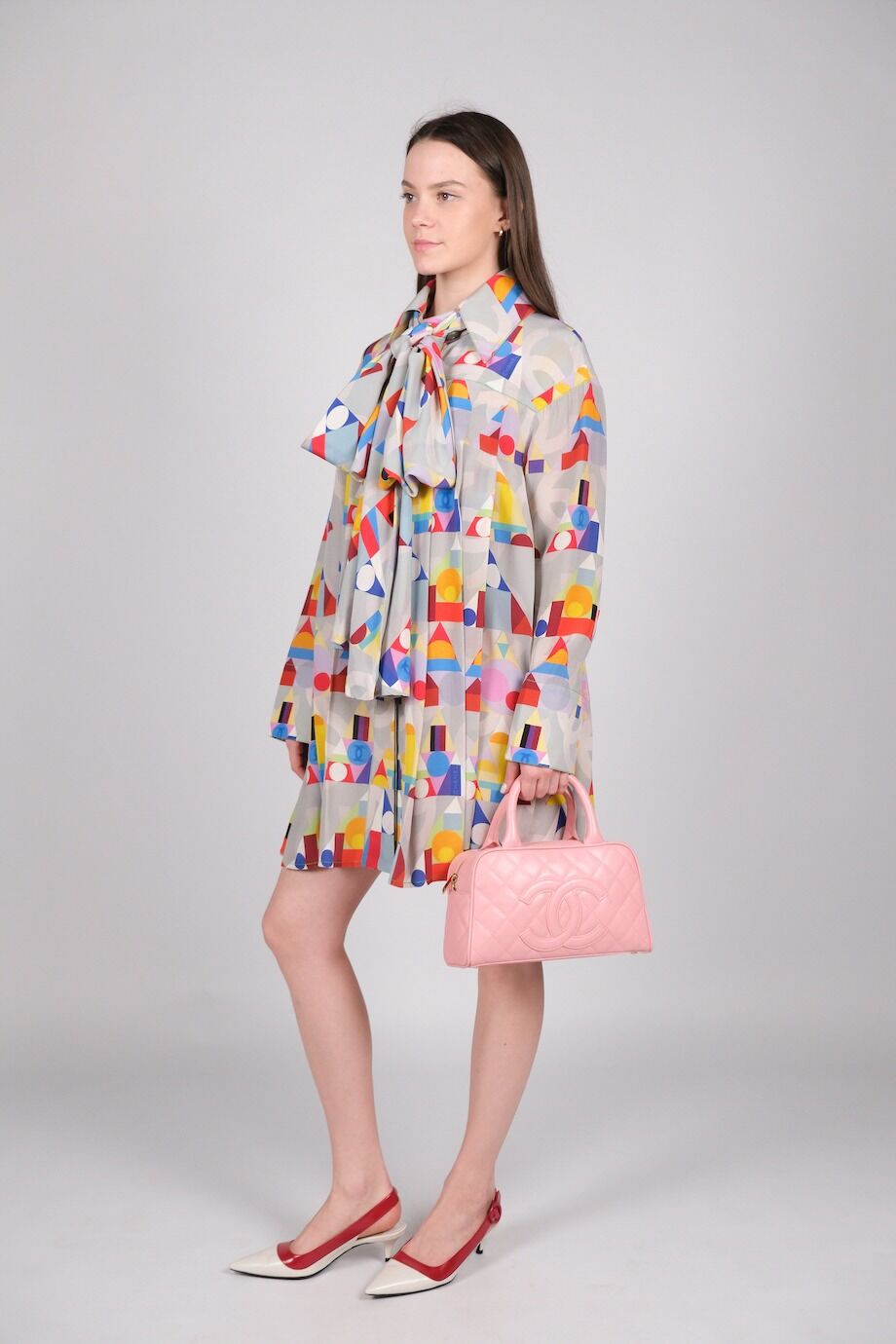 image 2 Шелковое платье с ярким принтом