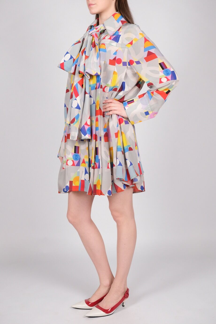 image 4 Шелковое платье с ярким принтом