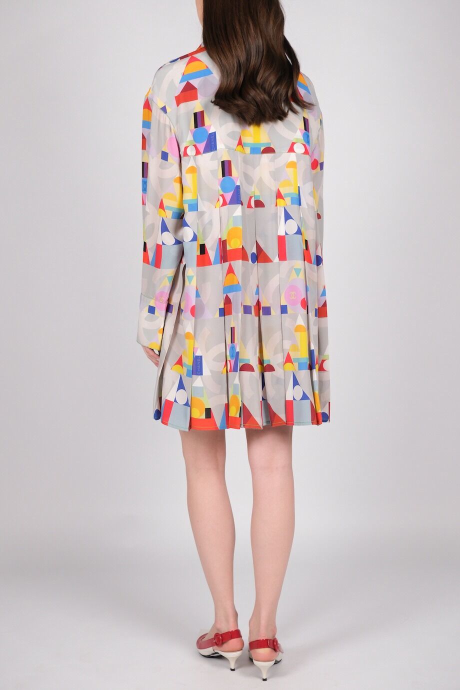 image 5 Шелковое платье с ярким принтом