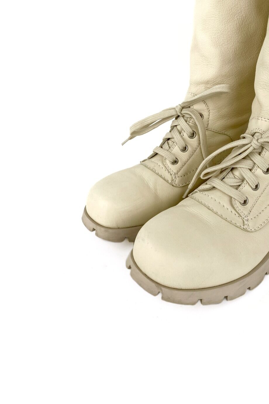 image 3 Сапоги молочного цвета со шнуровкой