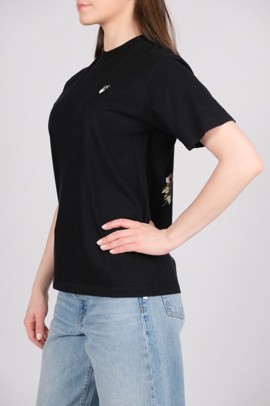 image 2 Футболка черного цвета с принтом цветы