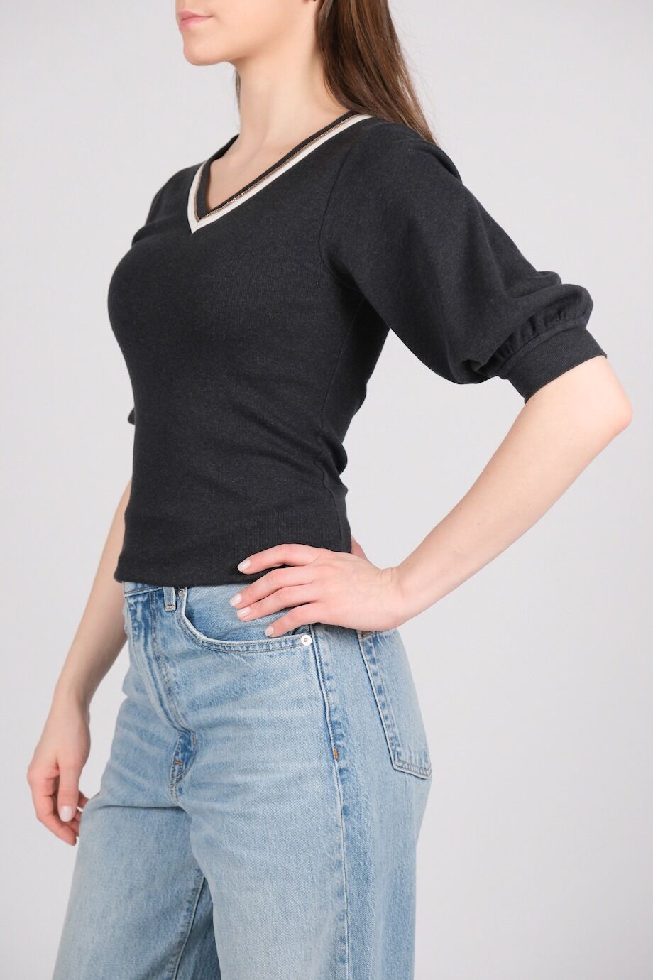 image 2 Топ темно-серого цвета V-образным вырезом