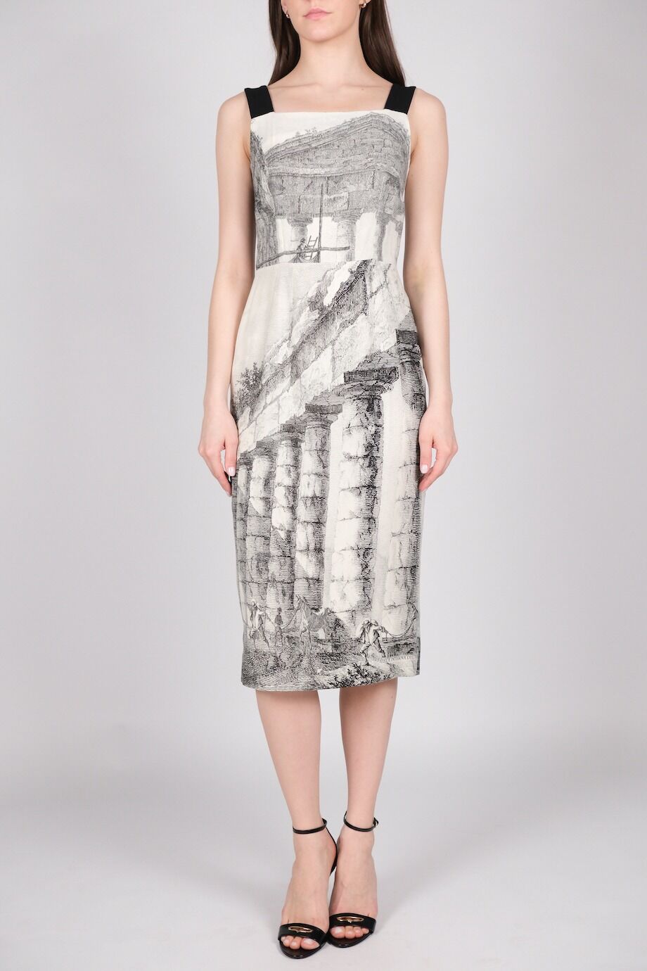 image 1 Шелковое платье белого цвета с графикой