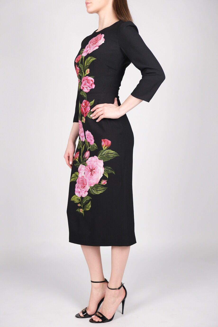 image 2 Платье черного цвета с розами