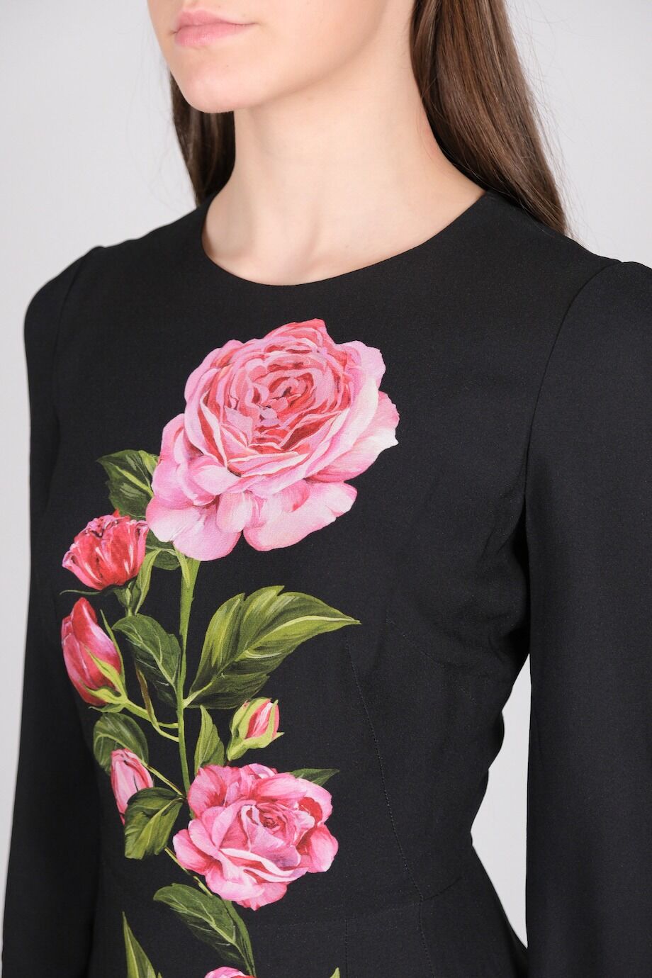 image 4 Платье черного цвета с розами