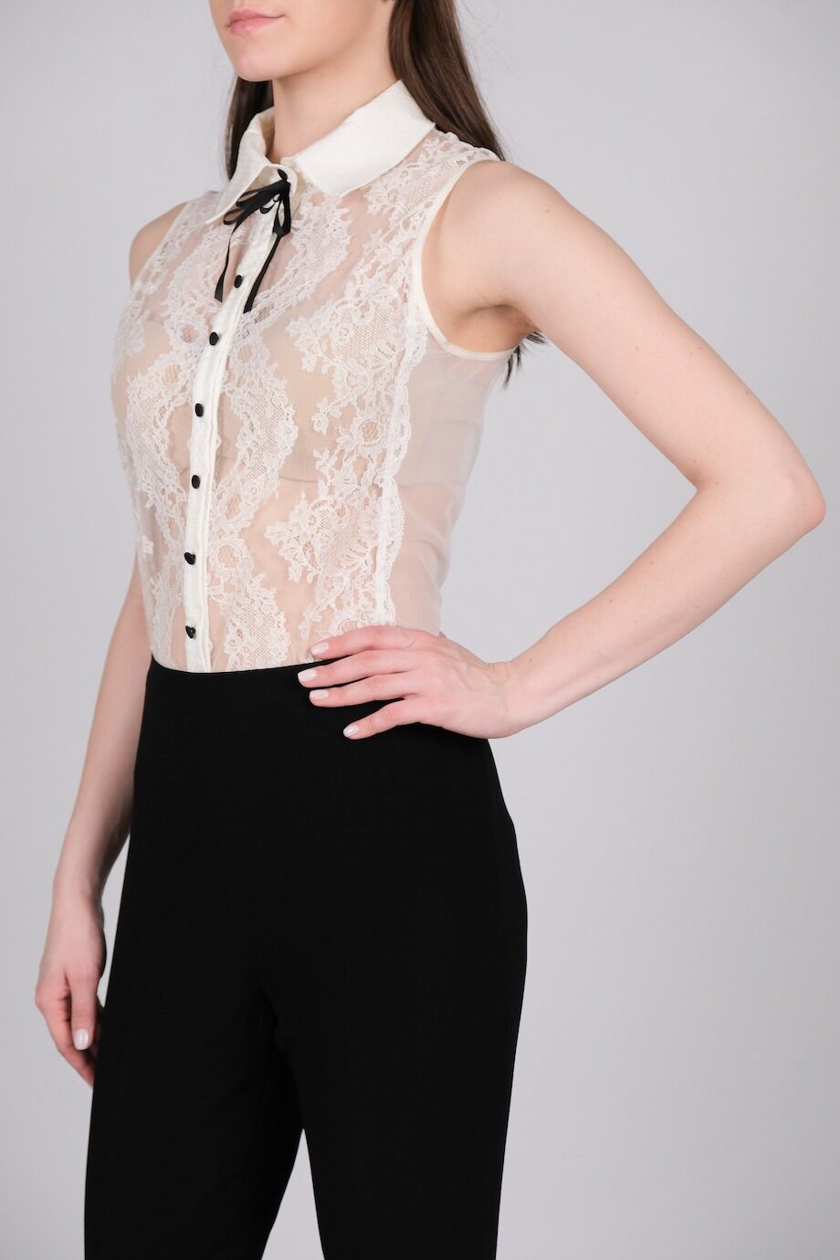 image 2 Кружевное боди белого цвета с черным бантиком