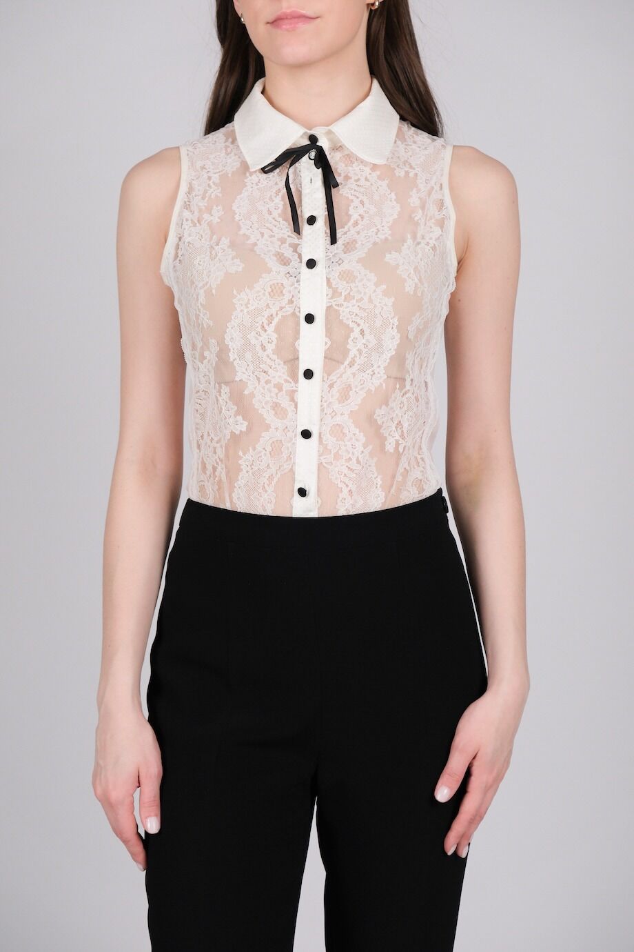 image 1 Кружевное боди белого цвета с черным бантиком