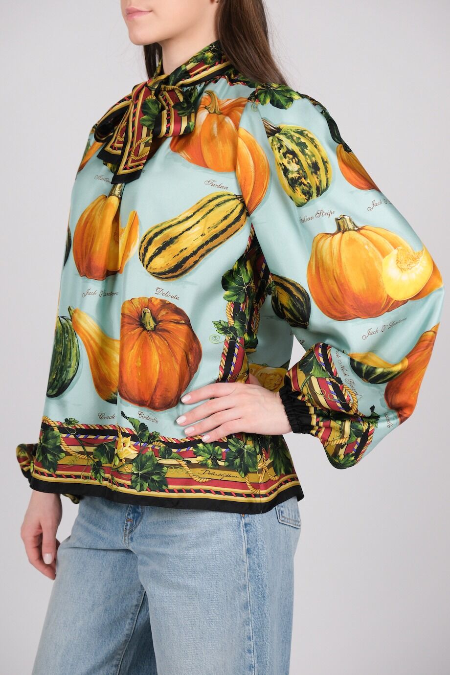 image 2 Шёлковая блуза голубого цвета с принтом