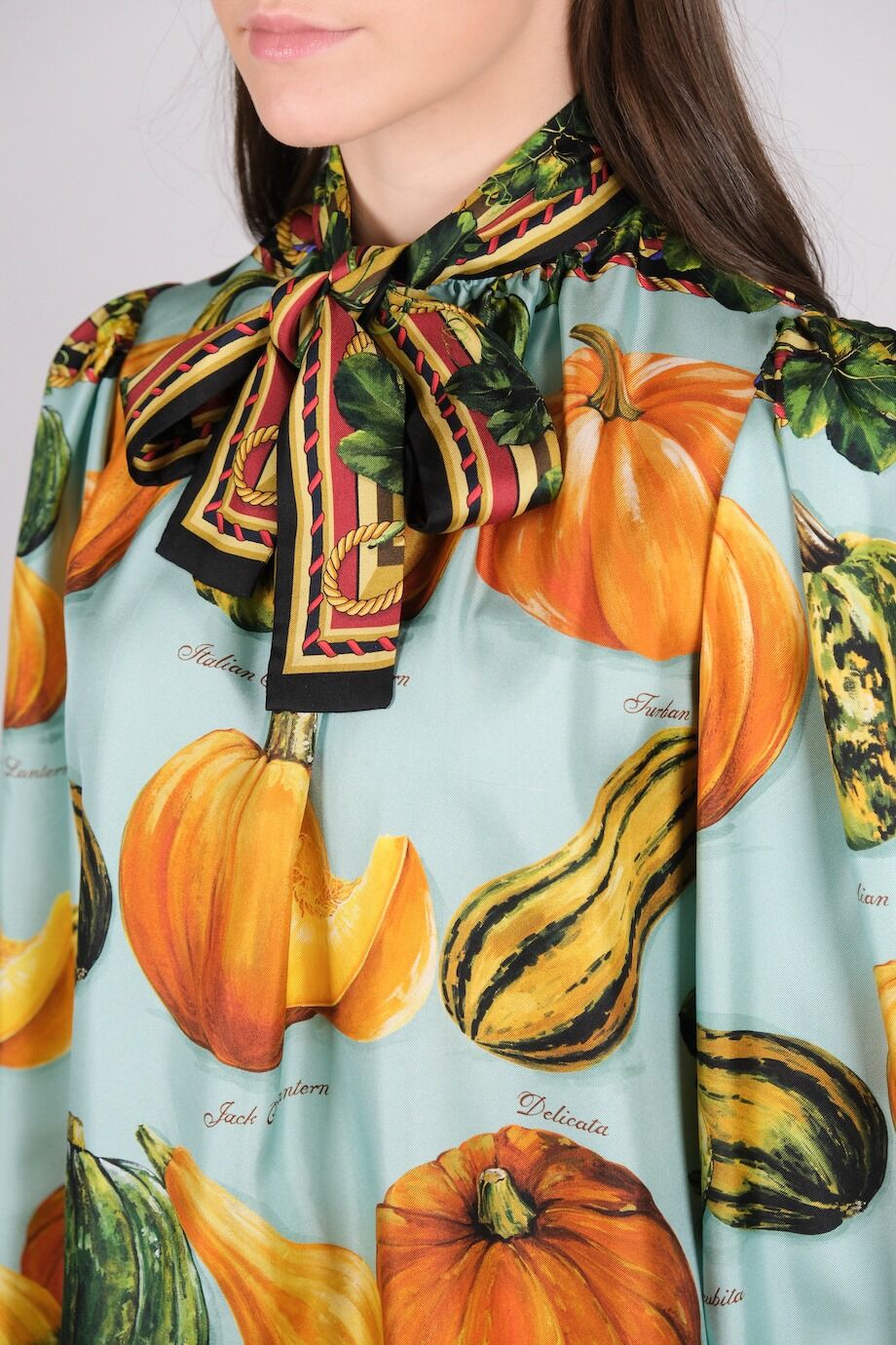 image 4 Шёлковая блуза голубого цвета с принтом