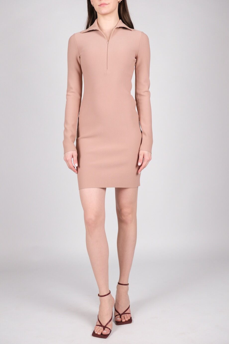 image 1 Облегающее платье с длинным рукавом нюдового цвета