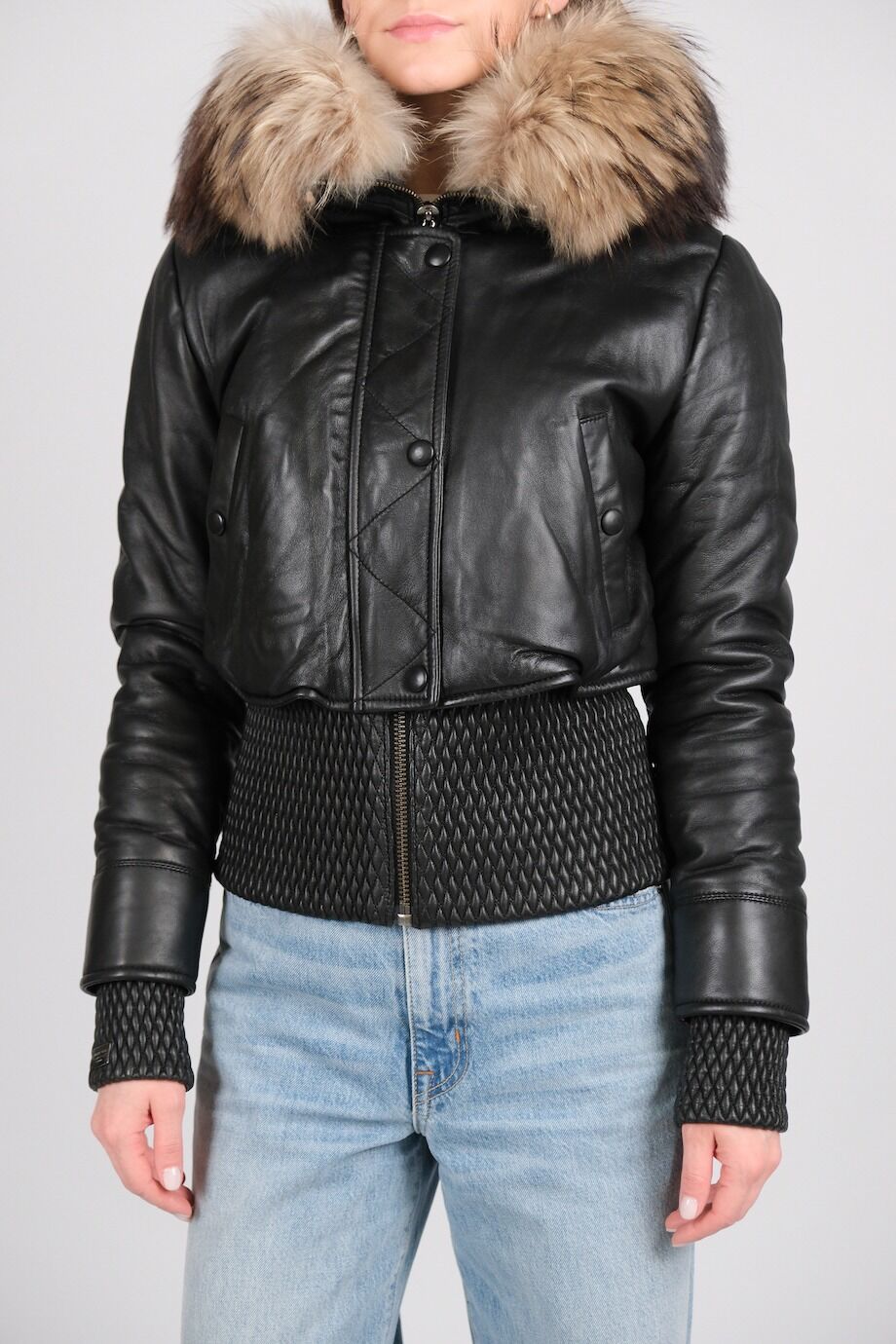 image 1 Кожаная куртка черного цвета с инкрустрацией на спине
