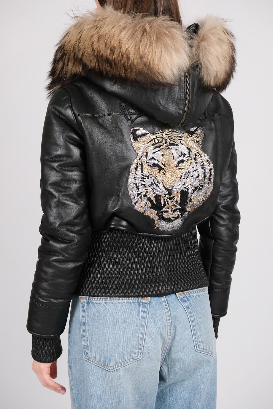 image 3 Кожаная куртка черного цвета с инкрустрацией на спине