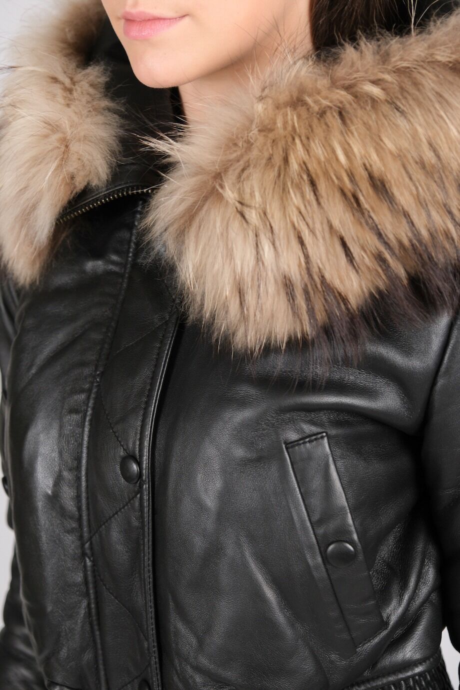 image 5 Кожаная куртка черного цвета с инкрустрацией на спине