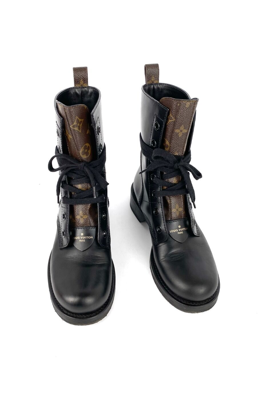 image 2 Высокие ботинки чёрного цвета со вставками из канвы