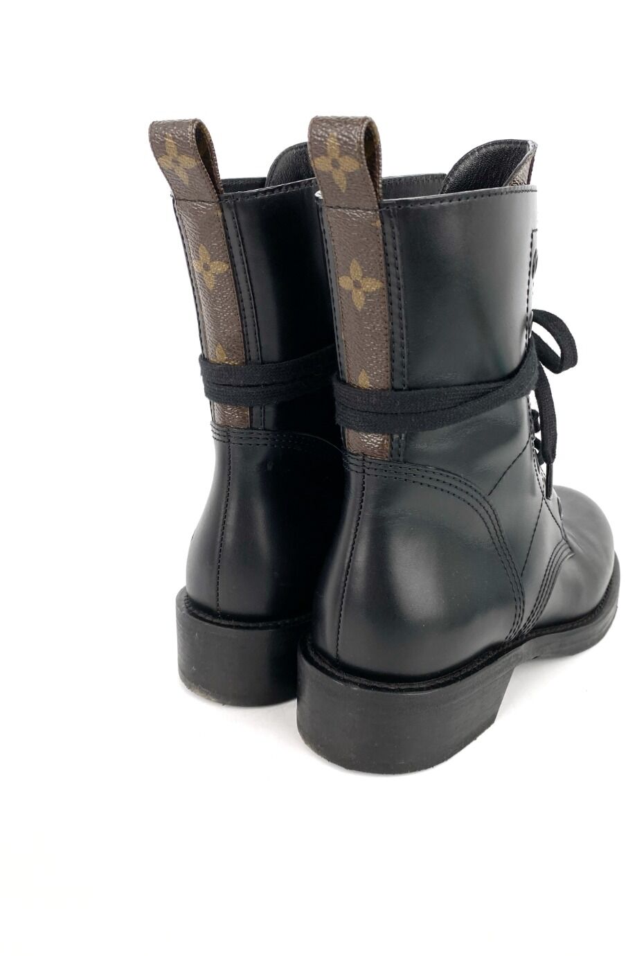 image 4 Высокие ботинки чёрного цвета со вставками из канвы