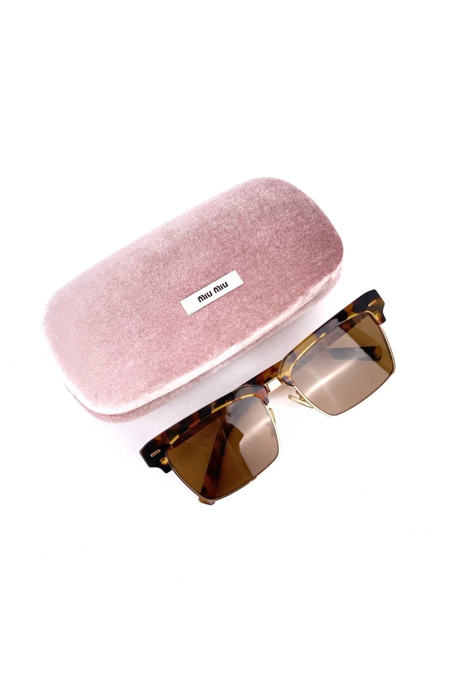 image 4 Очки прямоугольной формы в черепаховой оправе с лого на дужках