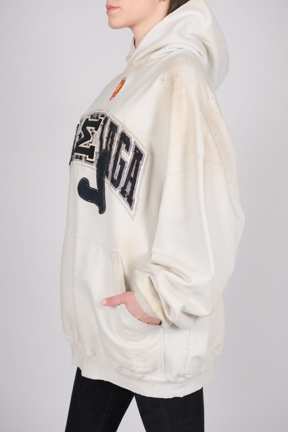 image 3 Худи белого цвета с вышивкой на груди