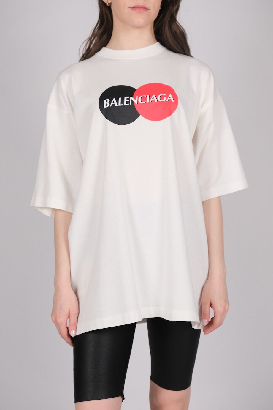 image 3 Футболка белого цвета с принтом на груди