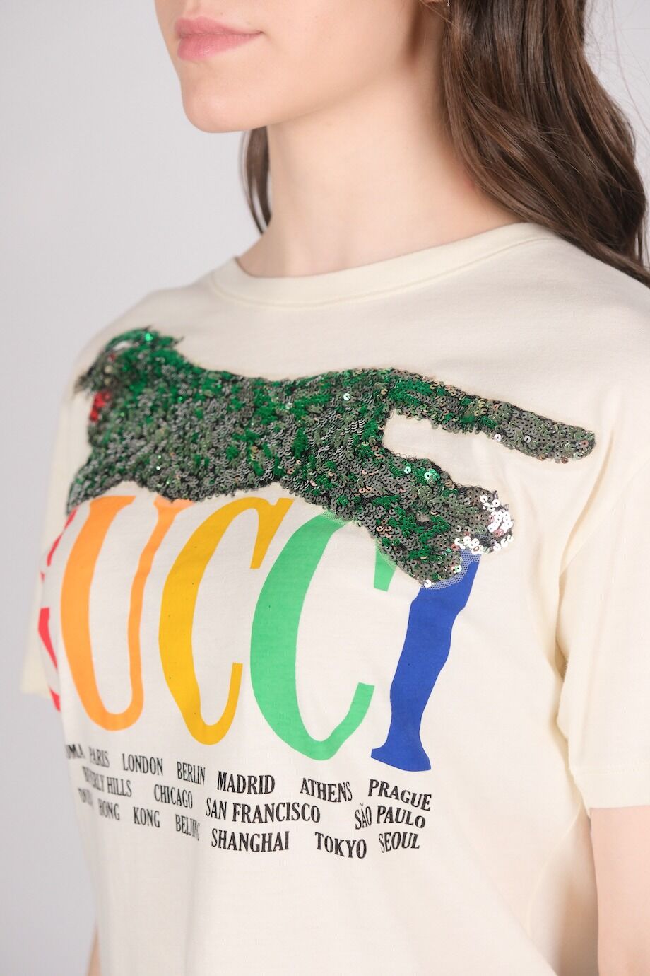 image 4 Футболка молочного цвета с принтом и аппликацией из пайеток на груди