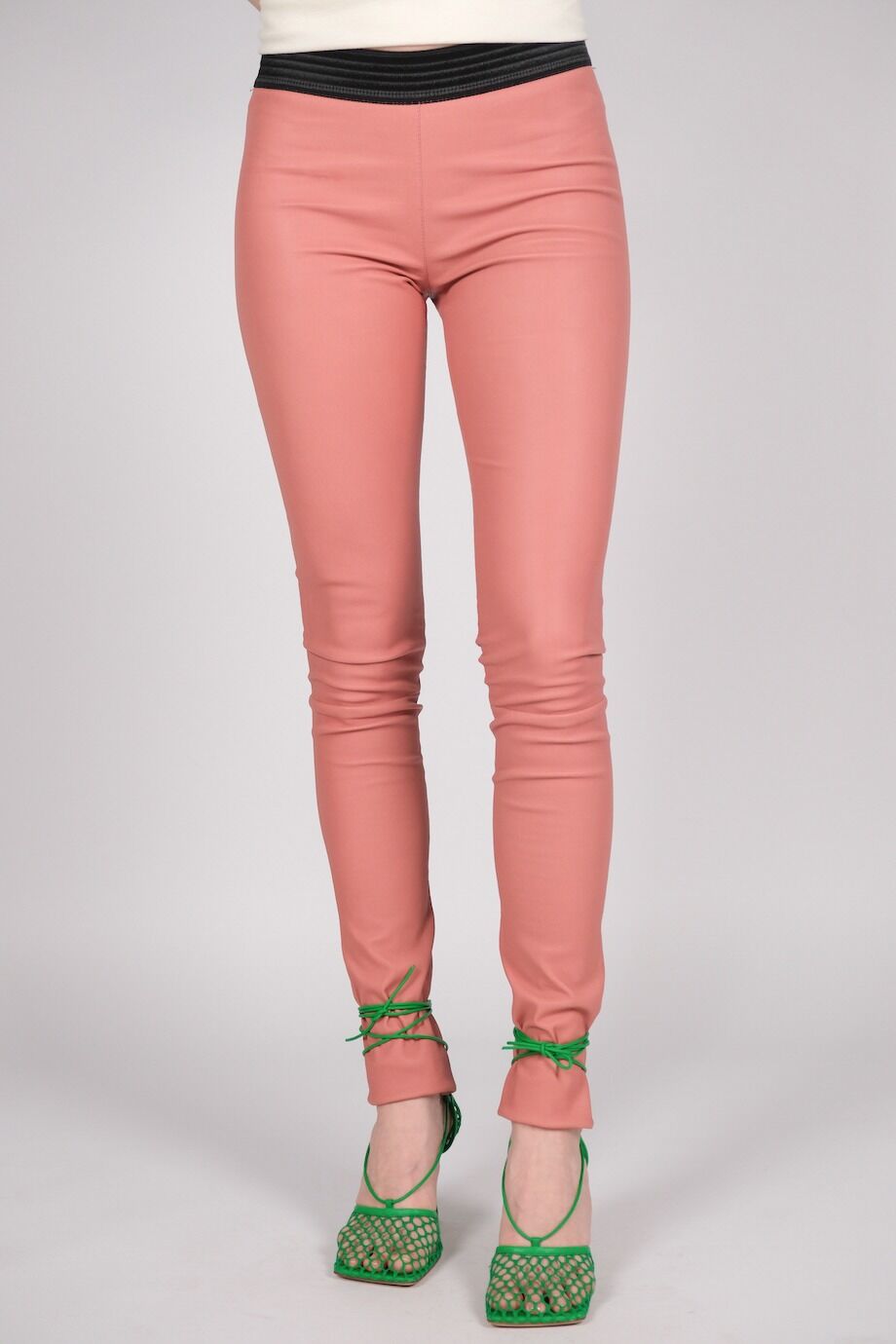 image 2 Кожаные леггинсы персикового цвета