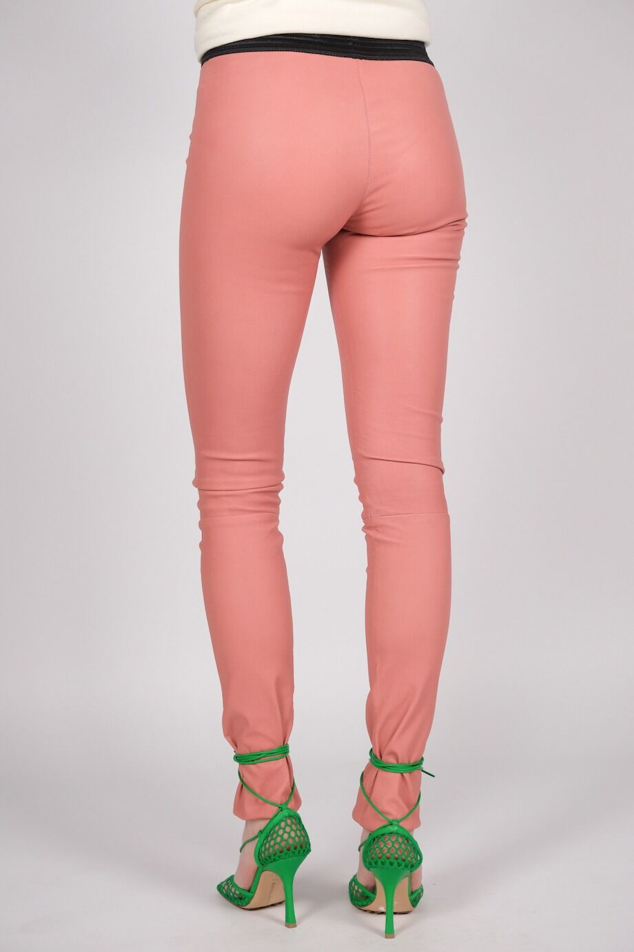 image 5 Кожаные леггинсы персикового цвета