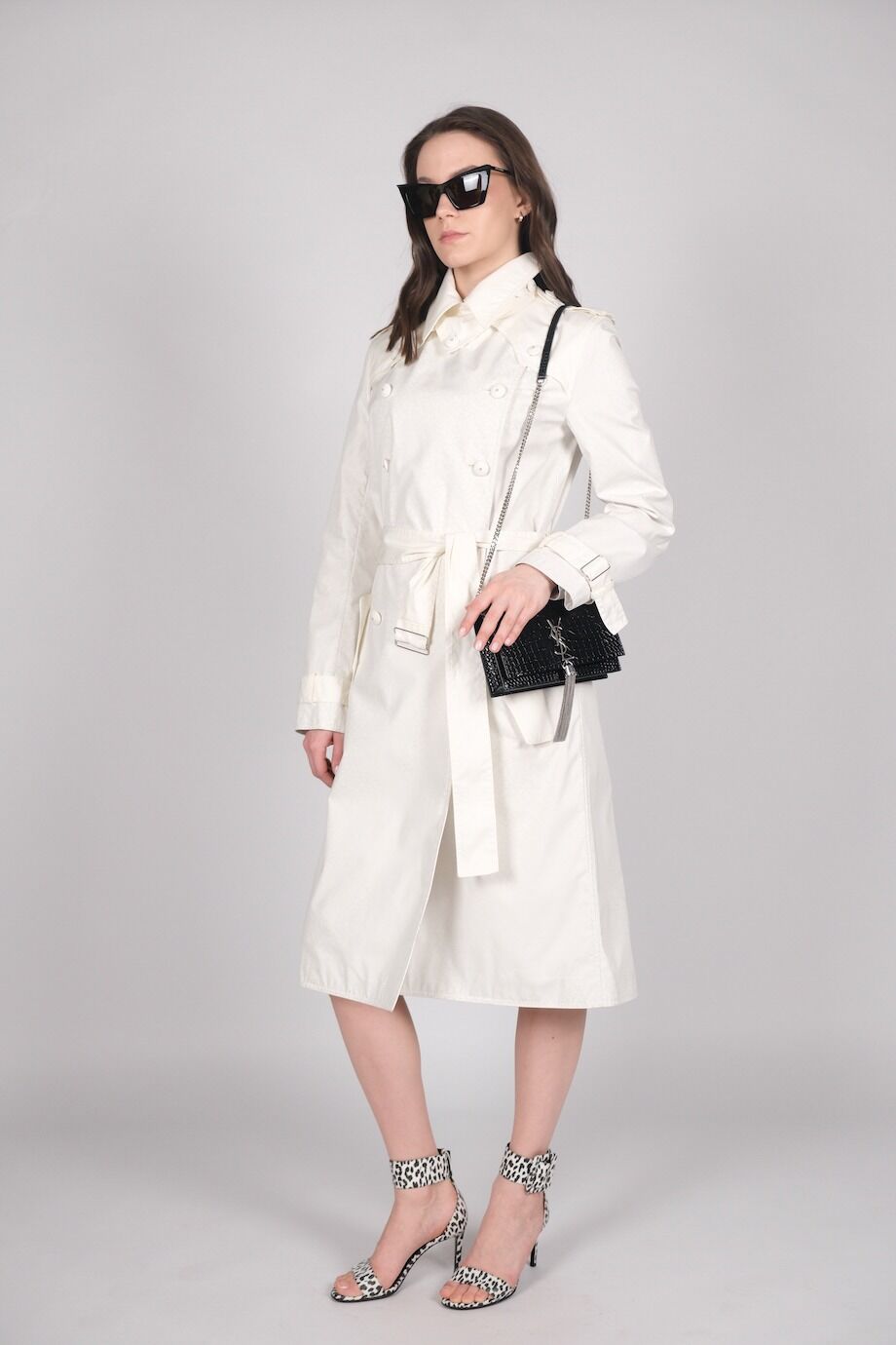 image 2 Плащ белого цвета