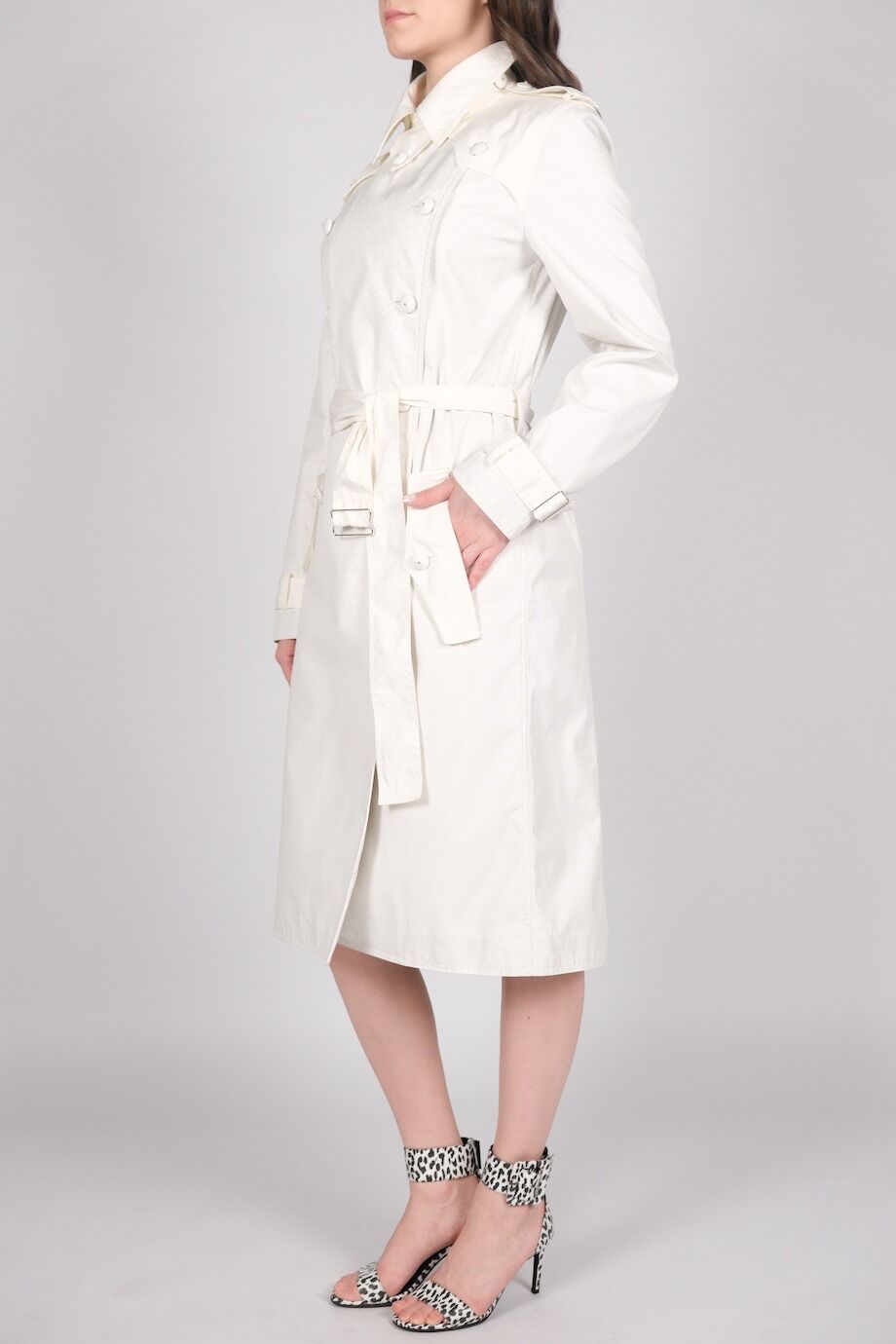 image 4 Плащ белого цвета