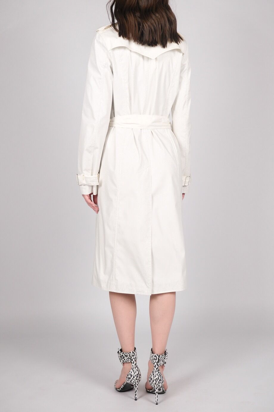 image 5 Плащ белого цвета