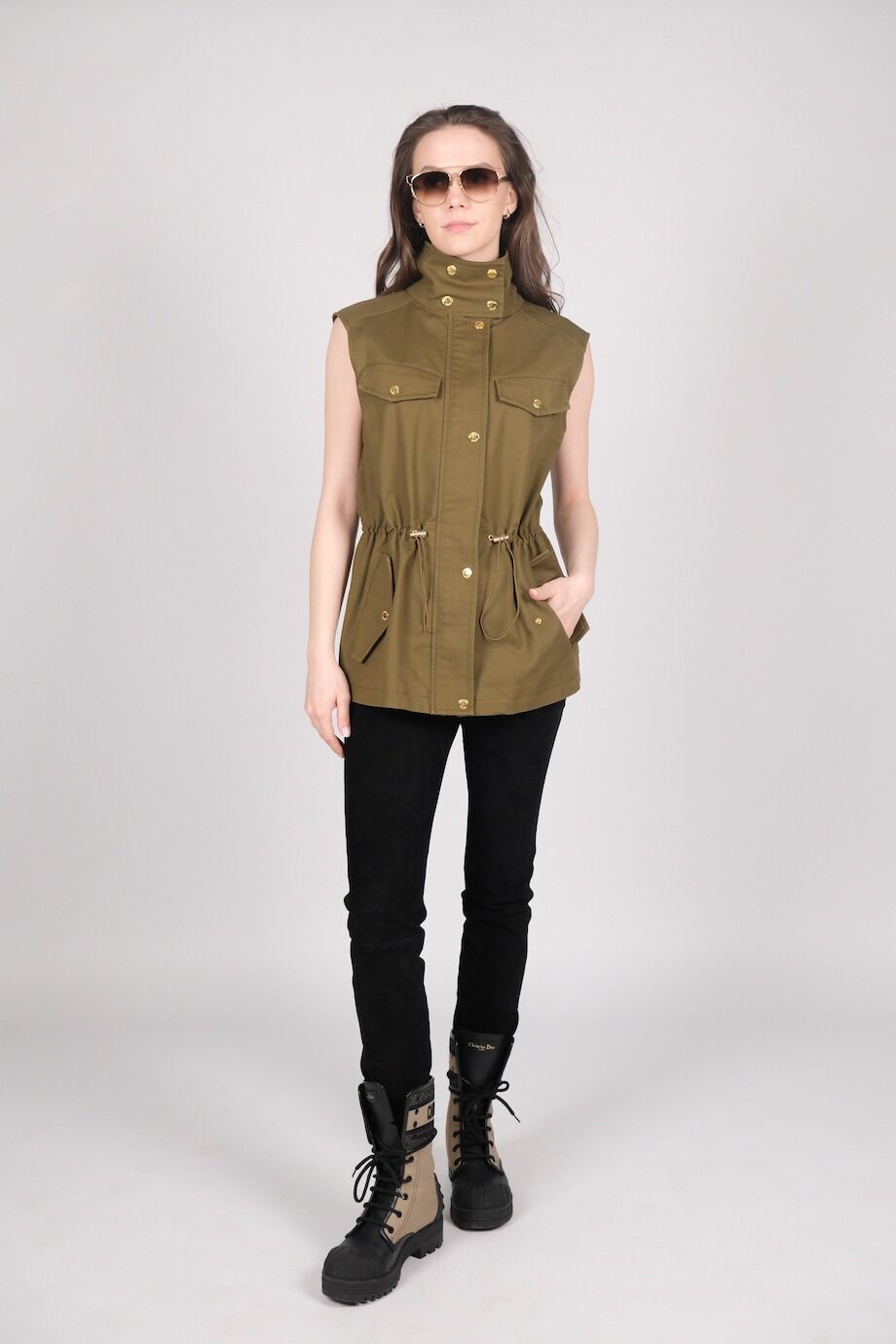 image 1 Жилет на молнии цвета хаки