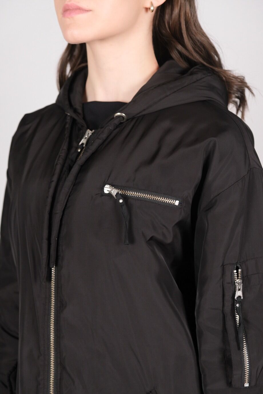 image 4 Куртка удлиненная черного цвета