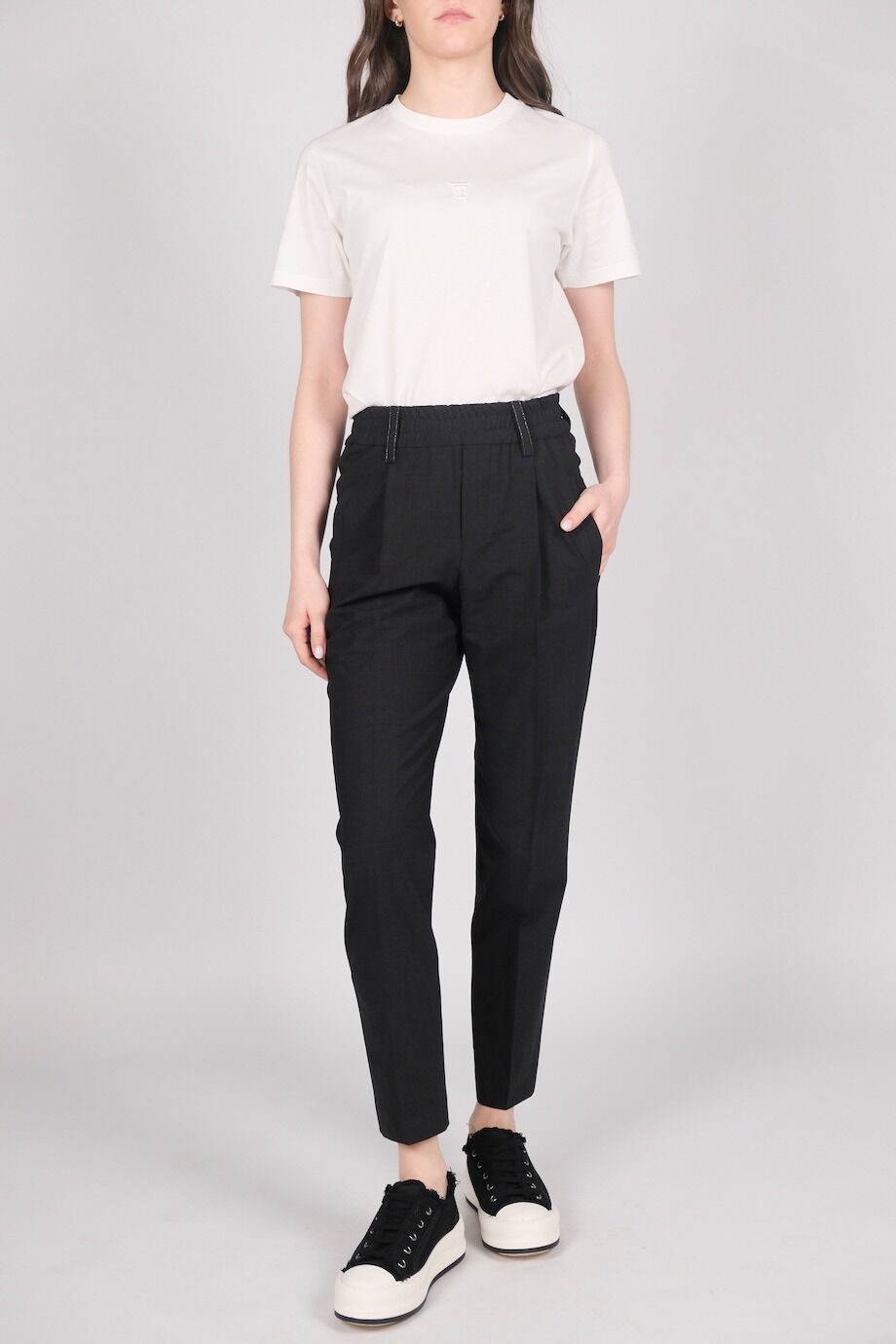 image 1 Брюки темно-серого цвета на поясе-резинке