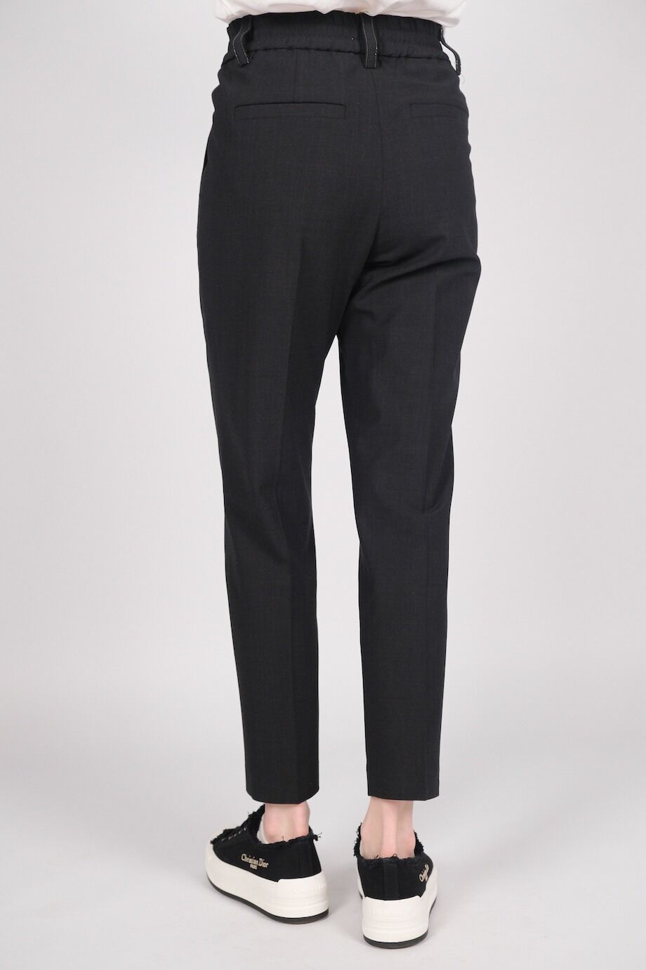 image 4 Брюки темно-серого цвета на поясе-резинке