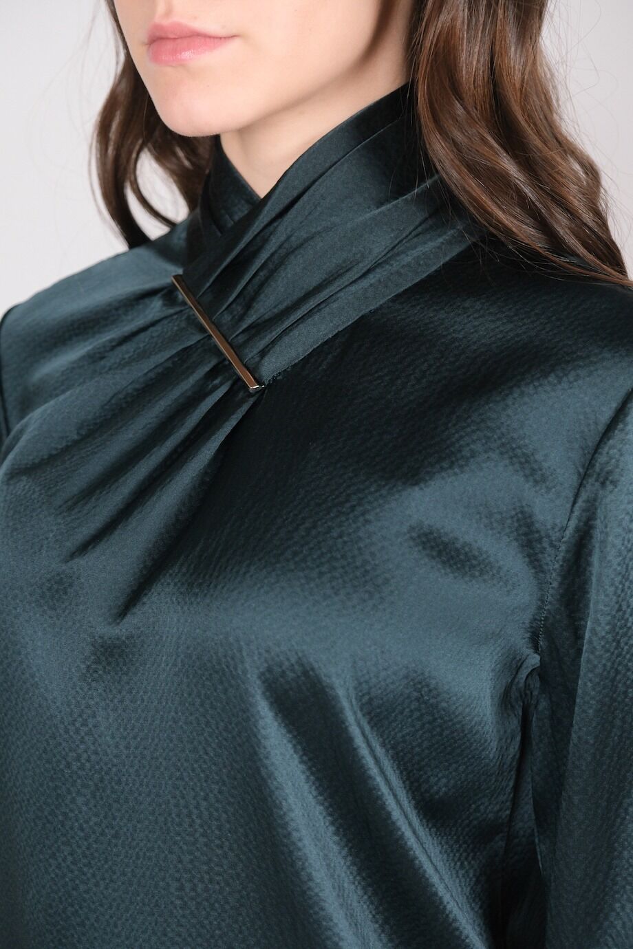 image 4 Шелковая блуза темно-изумрудного цвета