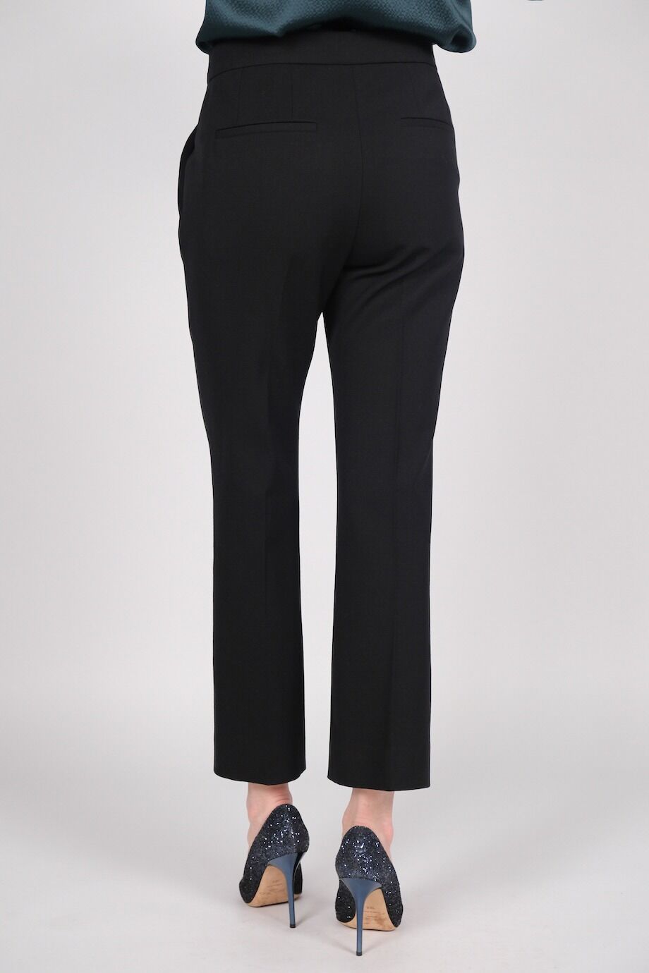 image 4 Брюки черного цвета со стрелками