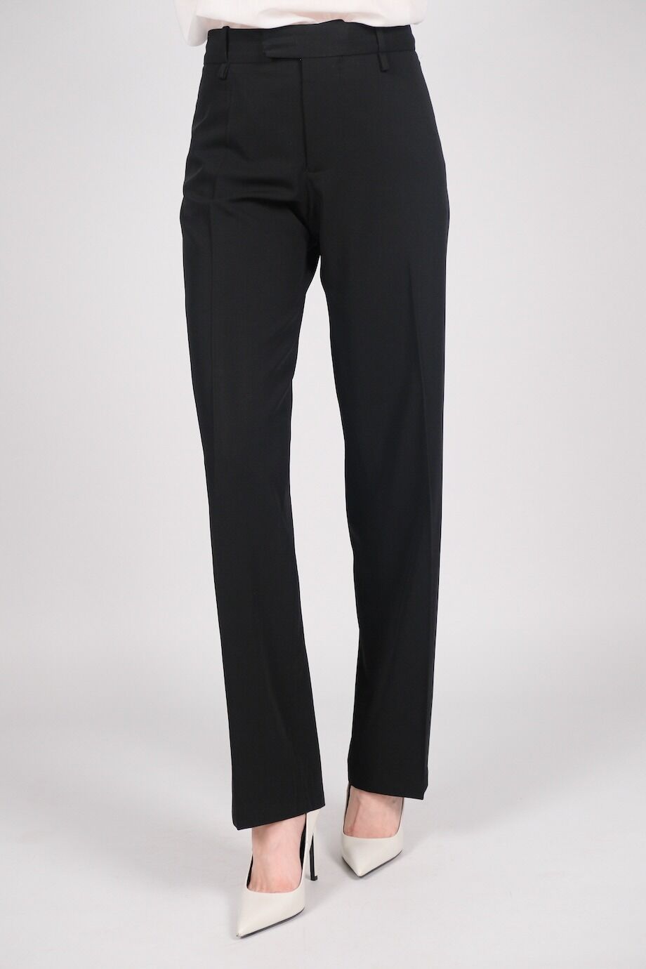 image 2 Брюки прямого кроя черного цвета с карманом сзади