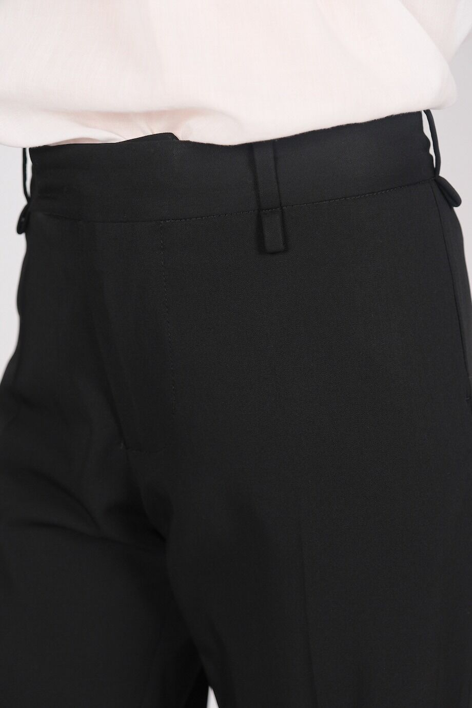 image 6 Брюки прямого кроя черного цвета с карманом сзади