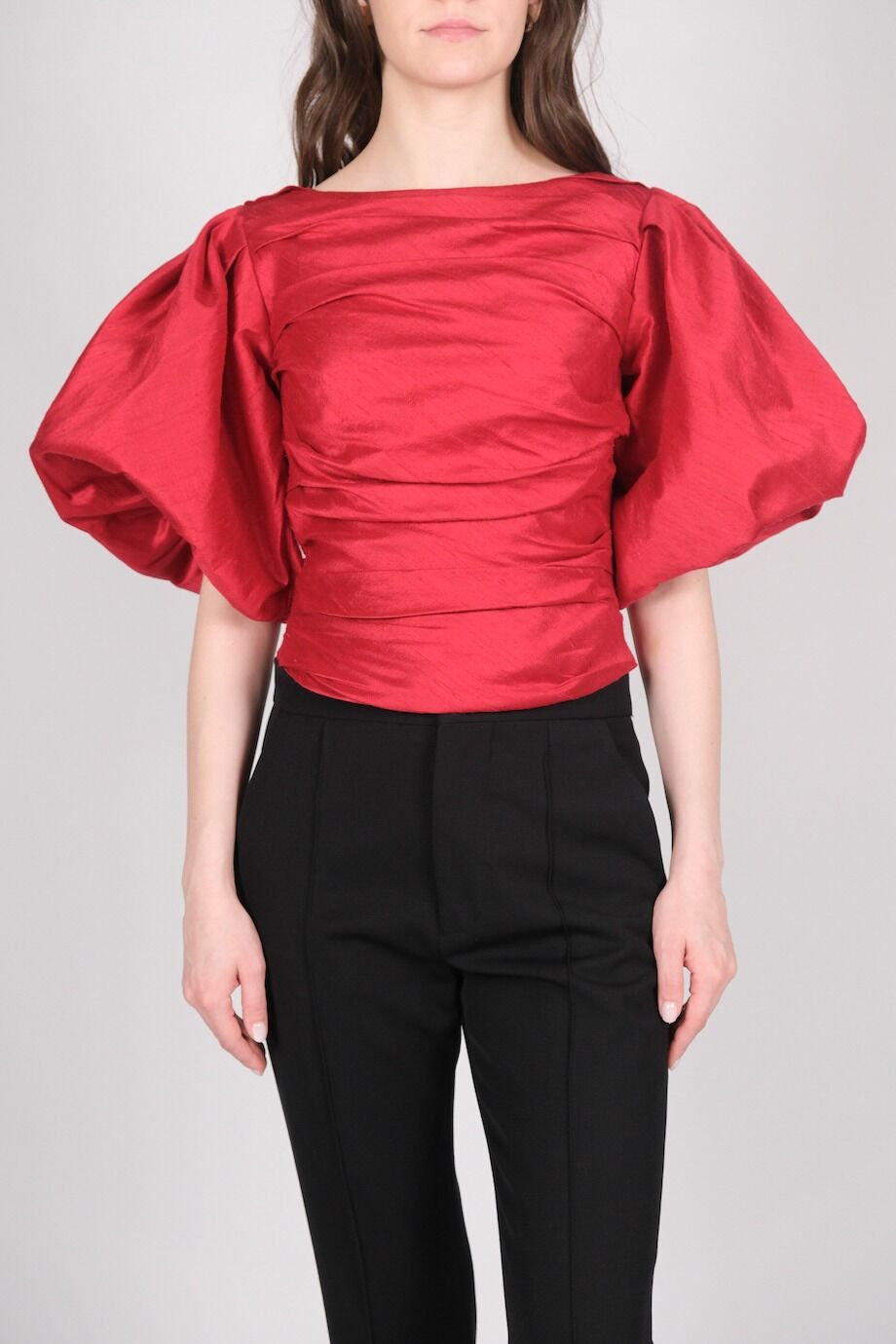 image 2 Топ красного цвета из тафты с рукавами-буффами