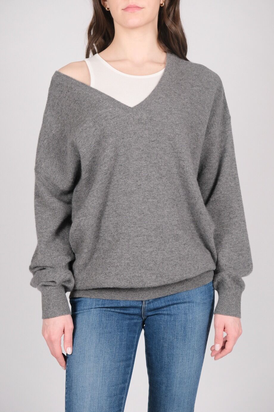 image 1 Шелковый свитер серого цвета