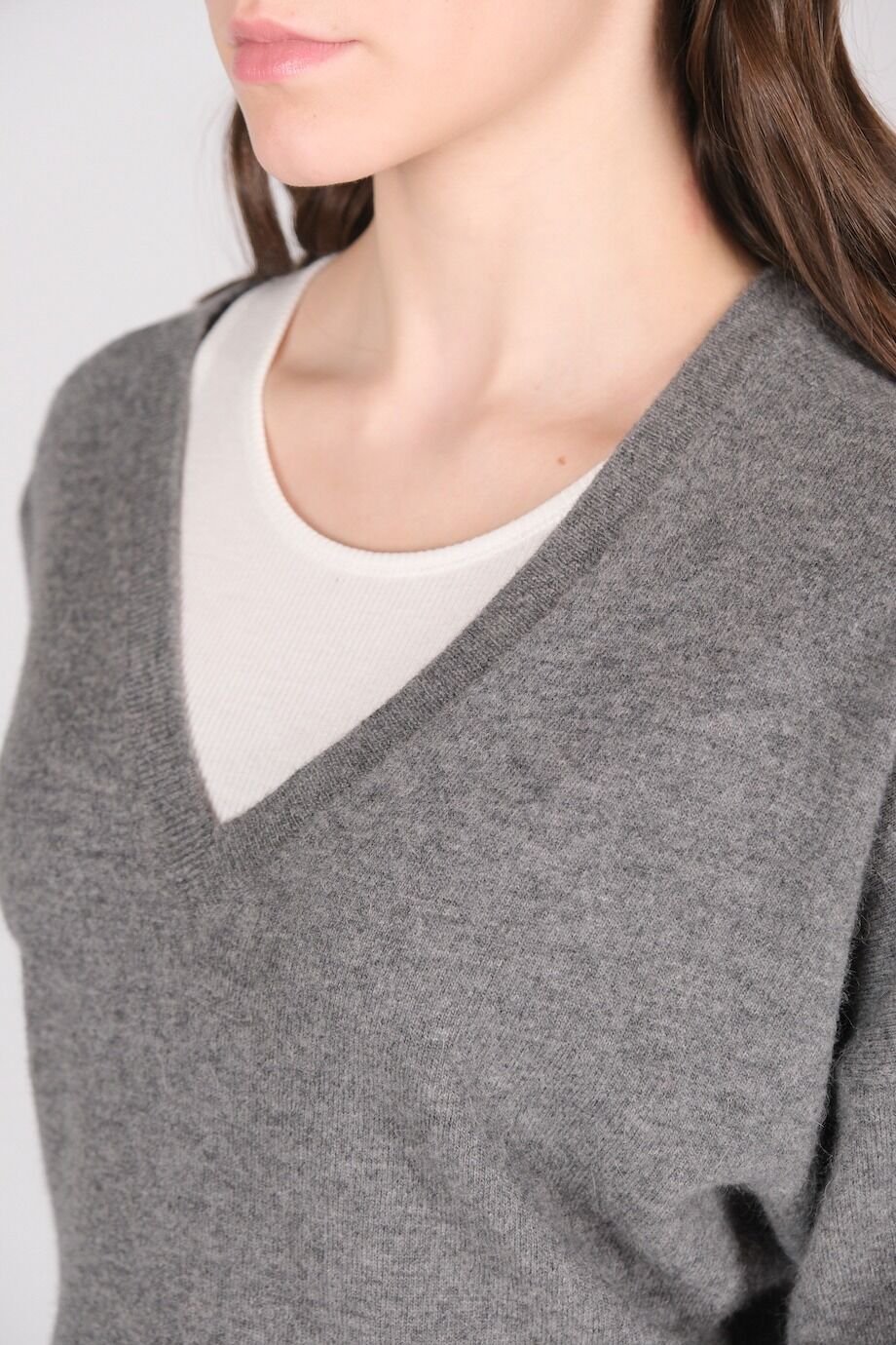 image 4 Шелковый свитер серого цвета